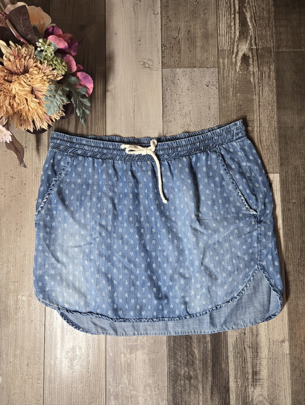 cloth & stone Women's Medium Wash Blue Denim 100% Tencel Drawstring Mini Skirt